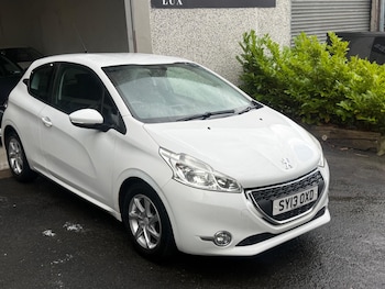 Used Peugeot 208 2013 for sale - 79532866: Photo