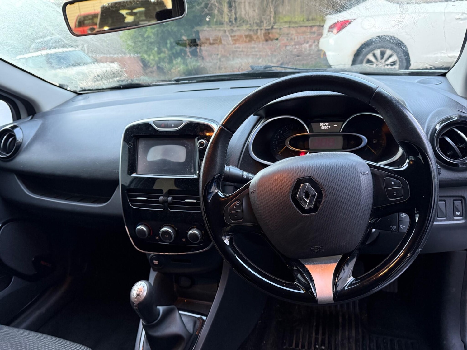 Used Renault Clio for sale - 77191338: Photo 8