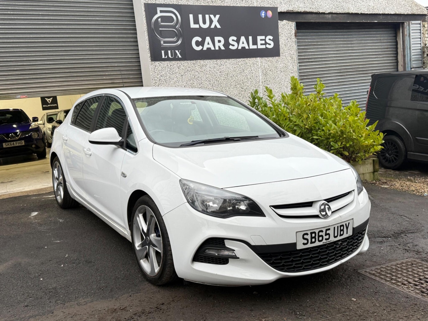 Used Vauxhall Astra for sale - 77469262: Photo 2