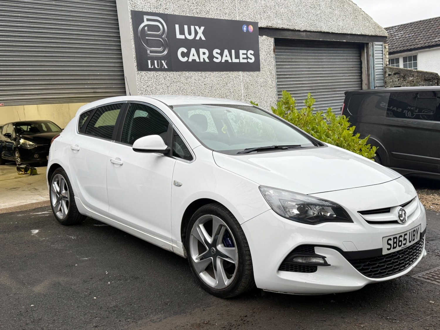 Used Vauxhall Astra for sale - 77469262: Photo 3