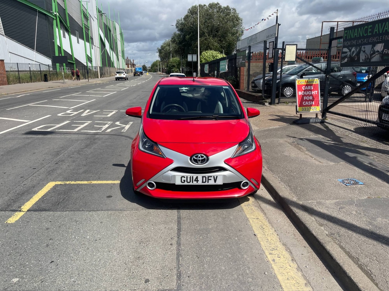 Used Toyota AYGO 2014 for sale - 76035633: Photo 2