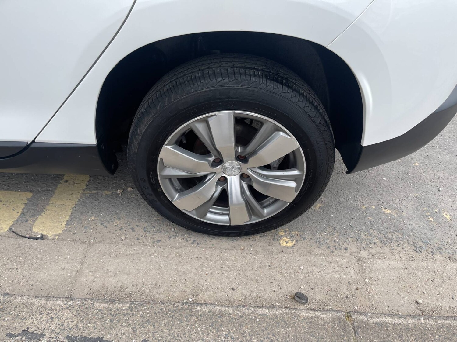 Used Peugeot 2008 2015 for sale - 76035623: Photo 12