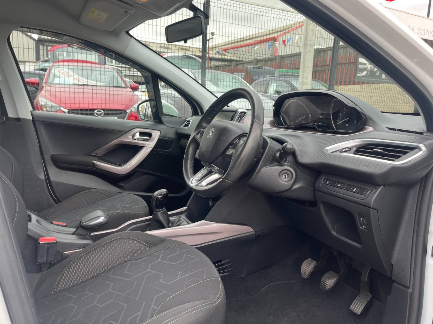 Used Peugeot 2008 2015 for sale - 76035623: Photo 13