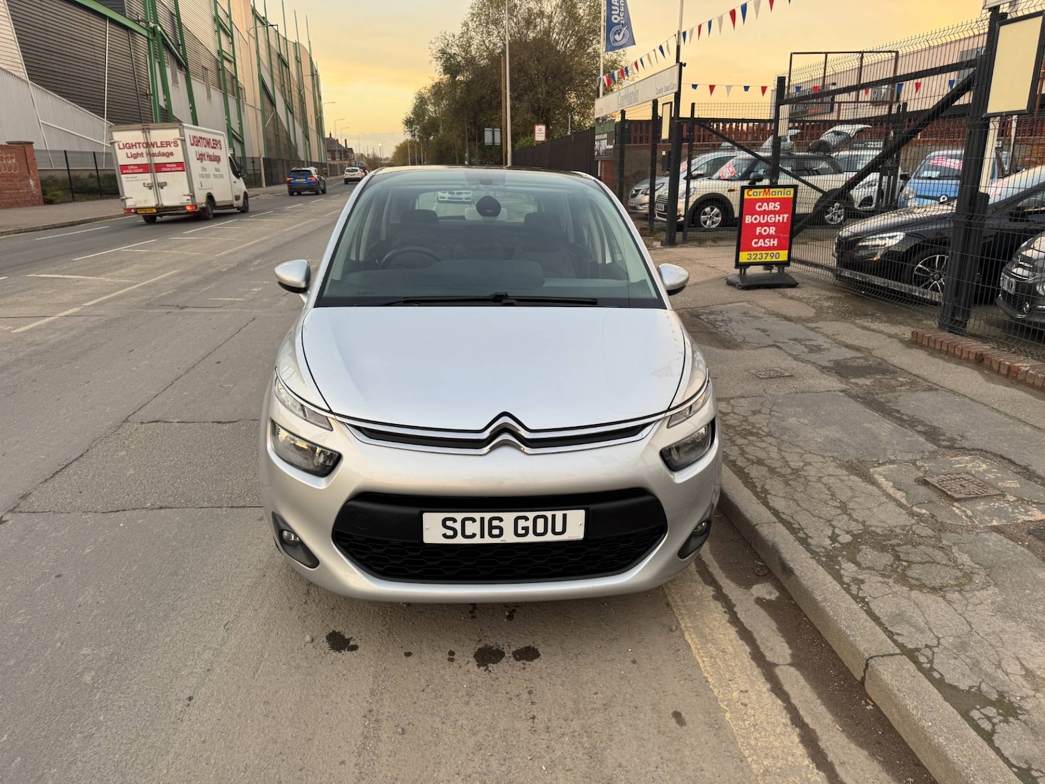 Used Citroen C4 Picasso 2016 for sale - 76436351: Photo 2