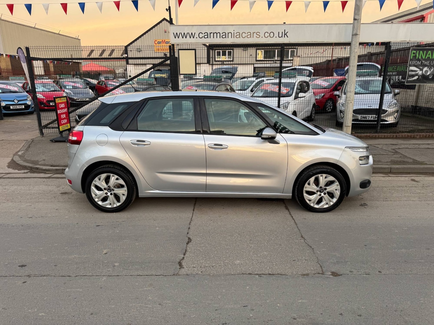 Used Citroen C4 Picasso 2016 for sale - 76436351: Photo 7