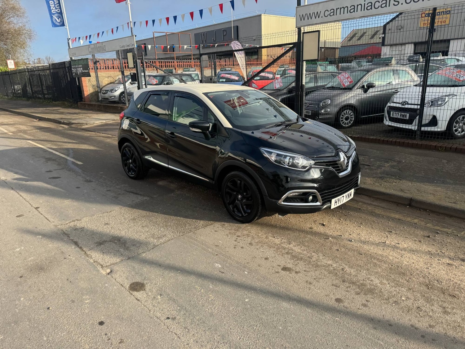 Used Renault Captur 2017 for sale - 76450487: Photo 1