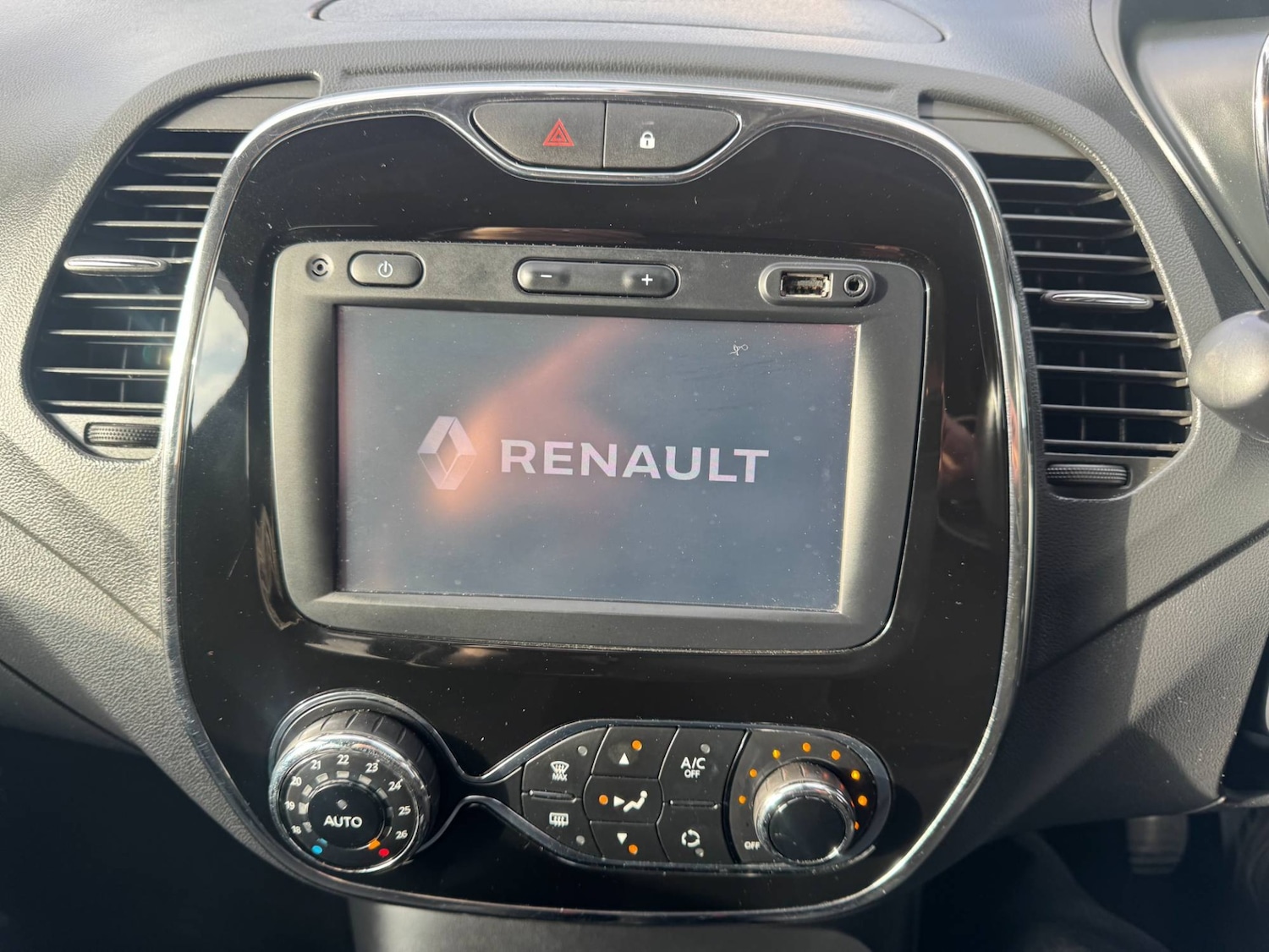Used Renault Captur 2017 for sale - 76450487: Photo 19