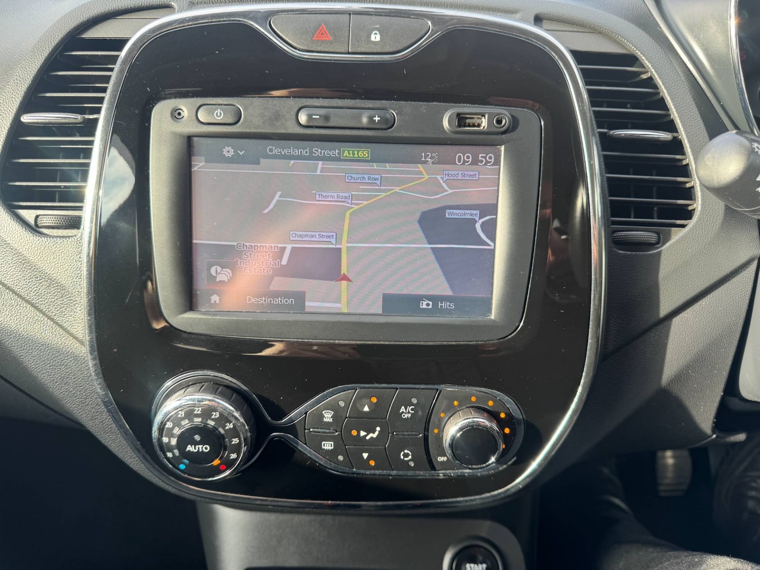 Used Renault Captur 2017 for sale - 76450487: Photo 21