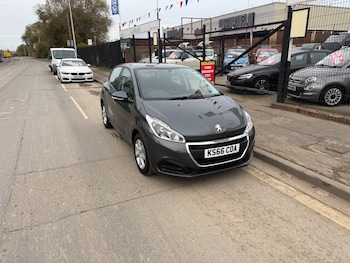 Used Peugeot 208 2016 for sale - 76436266: Photo