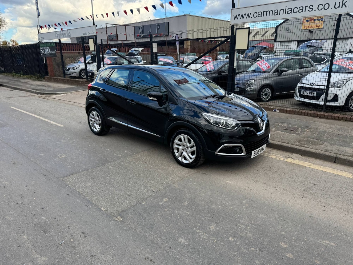Used Renault Captur 2016 for sale - 76316482: Photo 1