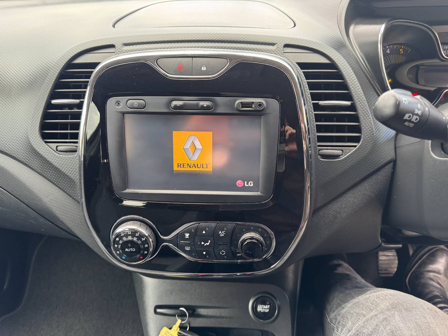 Used Renault Captur 2016 for sale - 76316482: Photo 18