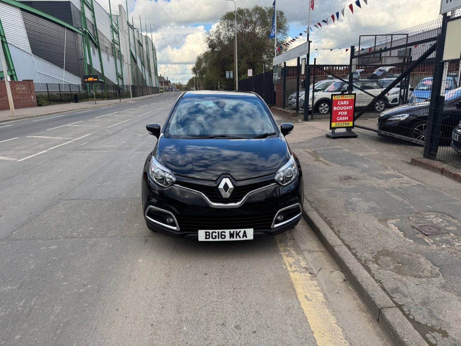 Used Renault Captur 2016 for sale - 76316482: Photo 2