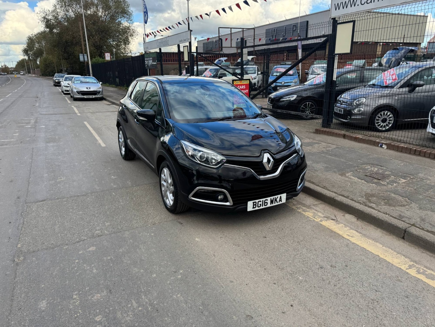 Used Renault Captur 2016 for sale - 76316482: Photo 3