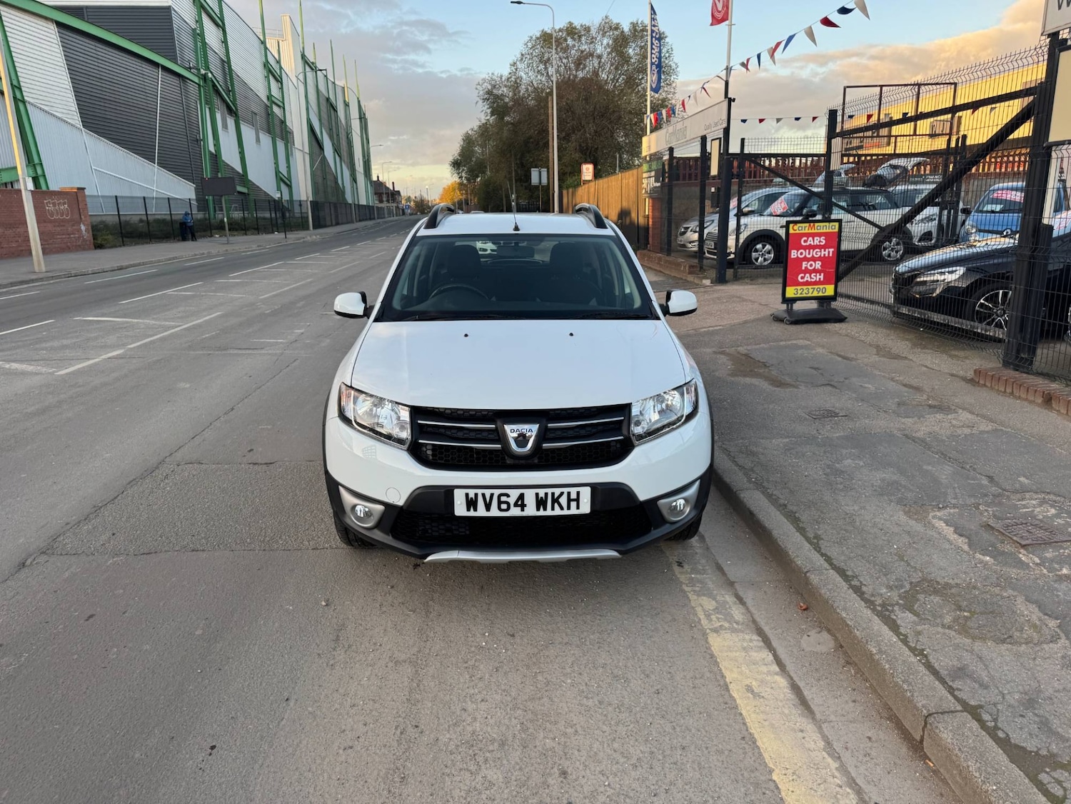 Used Dacia Sandero Stepway 2014 for sale - 76316452: Photo 2
