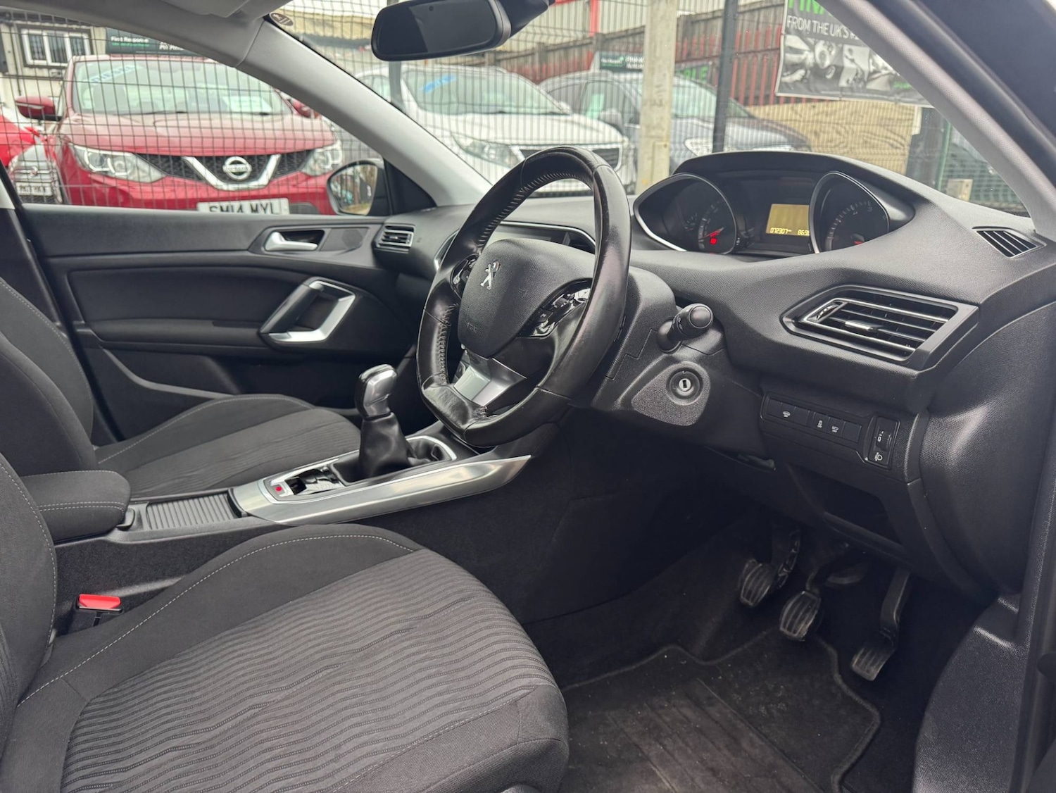 Used Peugeot 308 2015 for sale - 77365373: Photo 15