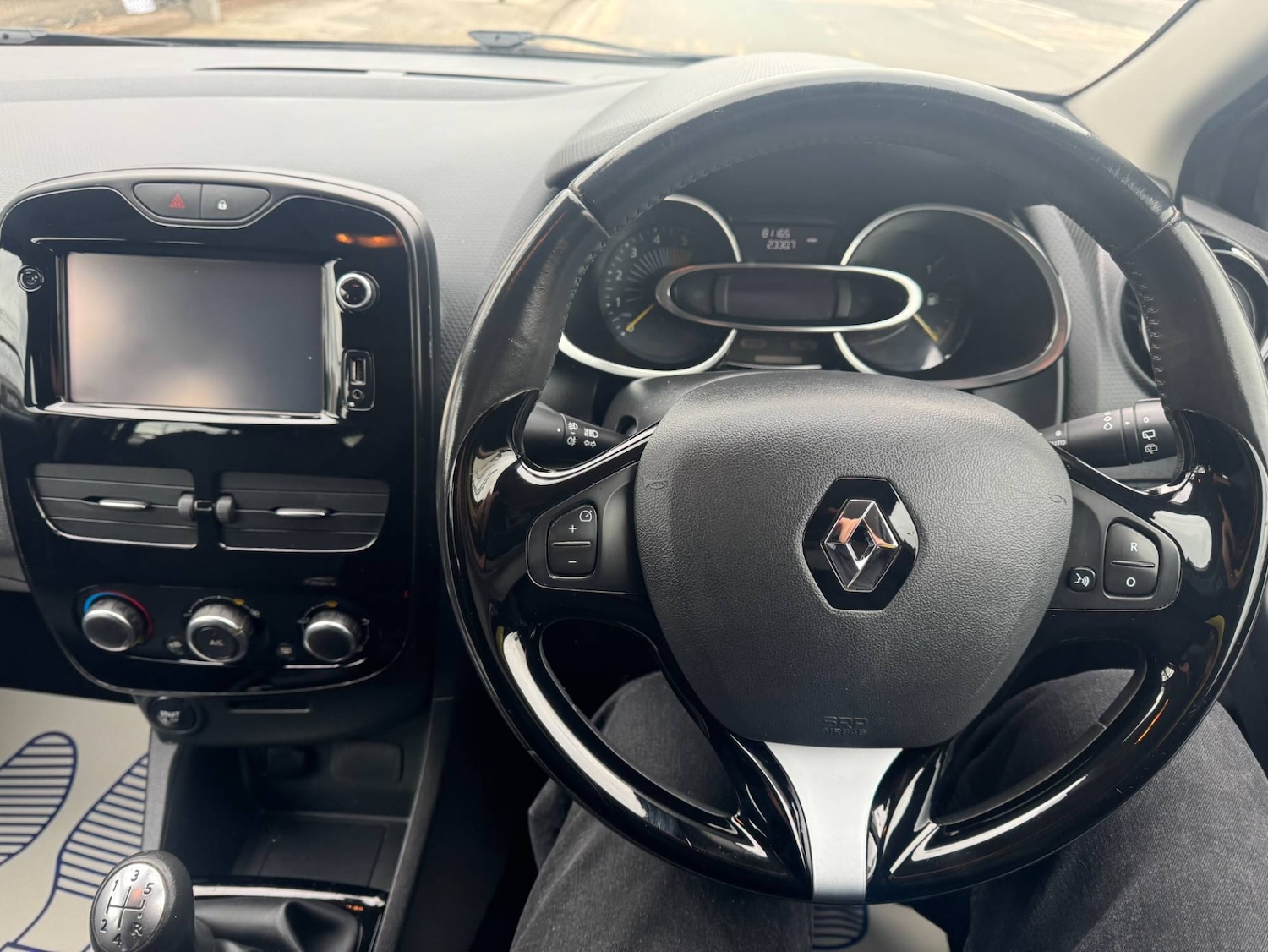 Used Renault Clio 2015 for sale - 76055818: Photo 16