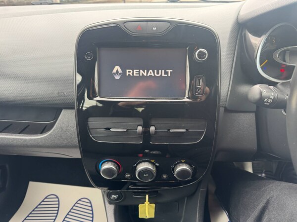 Used Renault Clio 2015 for sale - 76055818: Photo 18