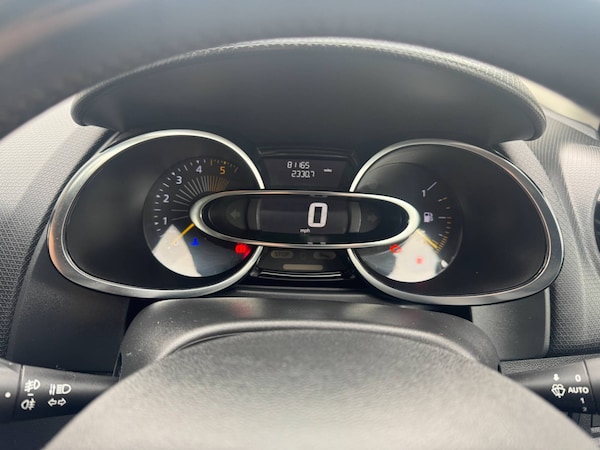 Used Renault Clio 2015 for sale - 76055818: Photo 19
