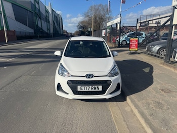 Used Hyundai i10 2017 for sale - 76055715: Photo 2