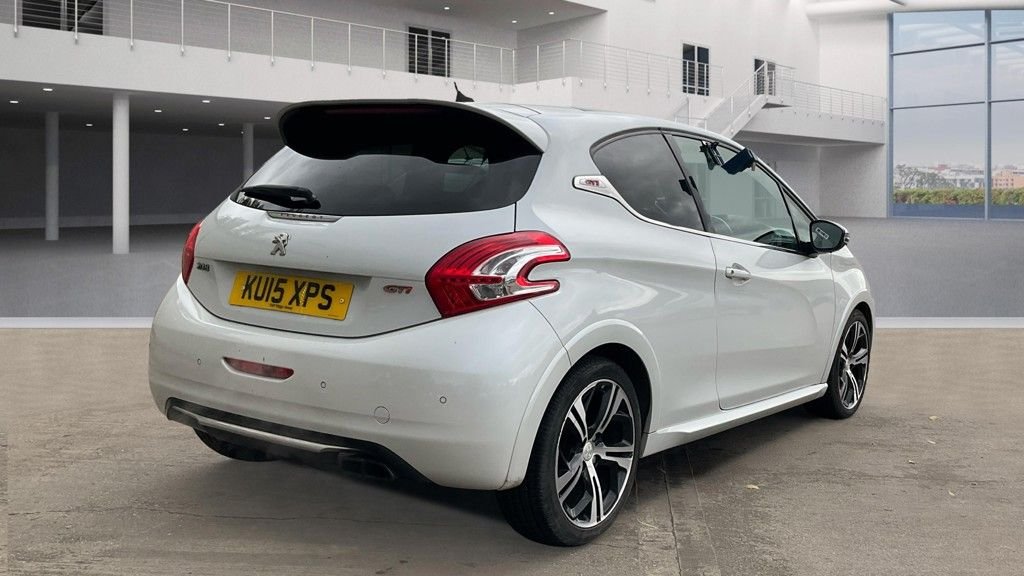 Used Peugeot 208 2015 for sale - 76632107: Photo 5