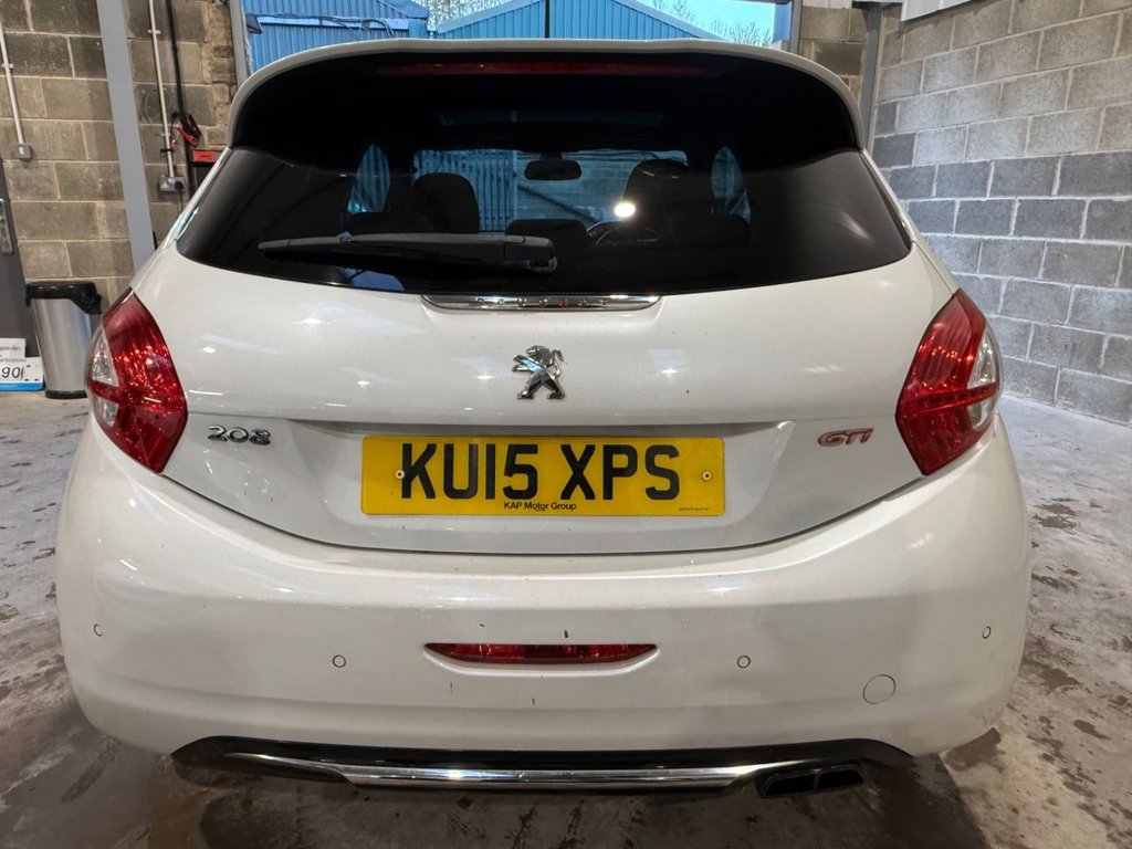 Used Peugeot 208 2015 for sale - 76632107: Photo 8