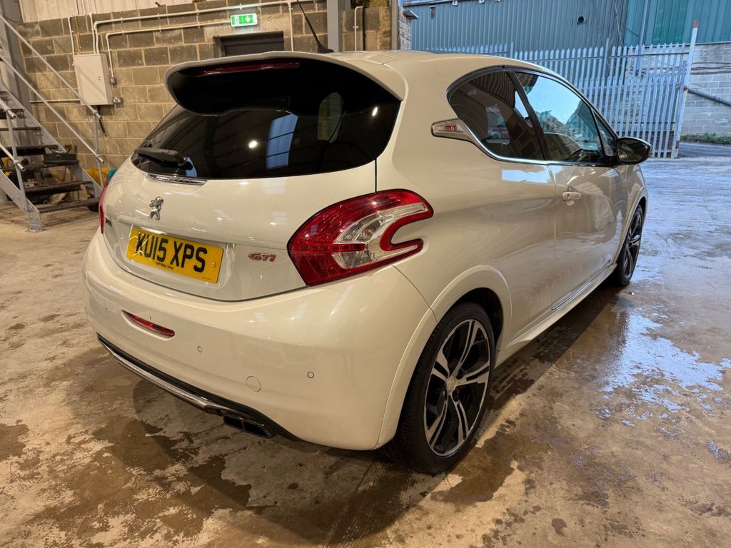 Used Peugeot 208 2015 for sale - 76632107: Photo 9