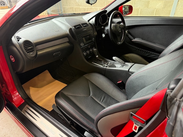 Used Mercedes-Benz SLK 2011 for sale - 75621436: Photo 15
