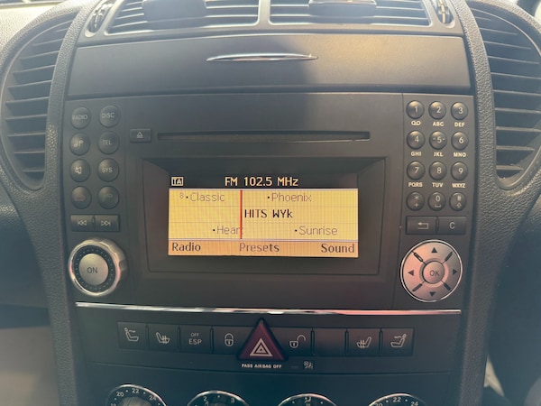 Used Mercedes-Benz SLK 2011 for sale - 75621436: Photo 30