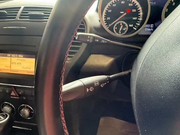 Used Mercedes-Benz SLK 2011 for sale - 75621436: Photo 34