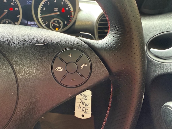 Used Mercedes-Benz SLK 2011 for sale - 75621436: Photo 35