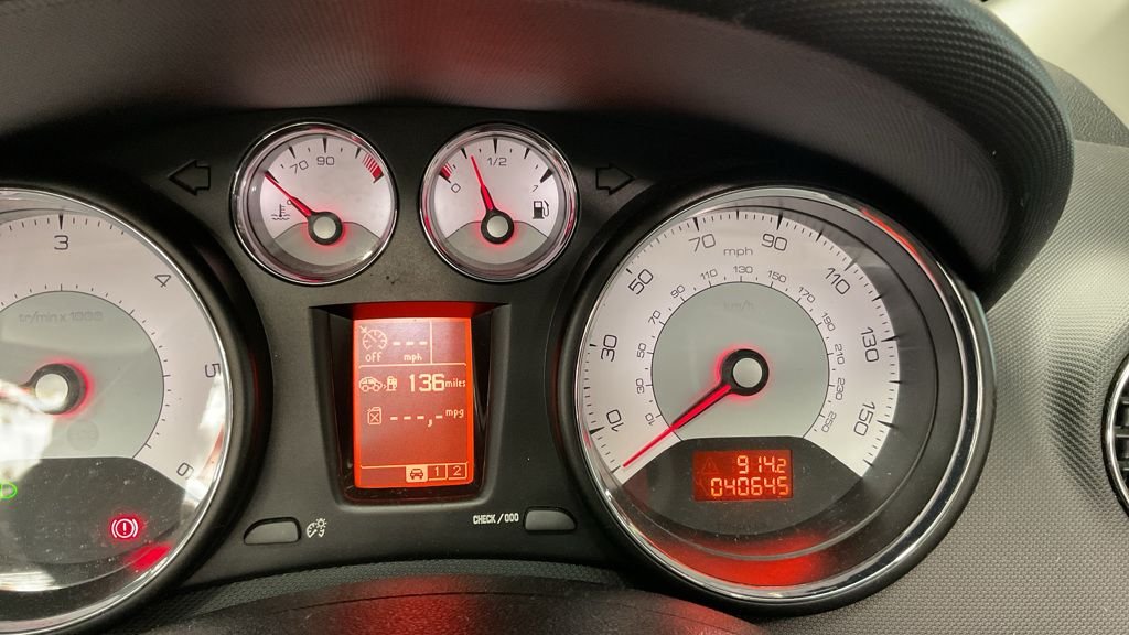 Used Peugeot 308 2011 for sale - 76400462: Photo 12