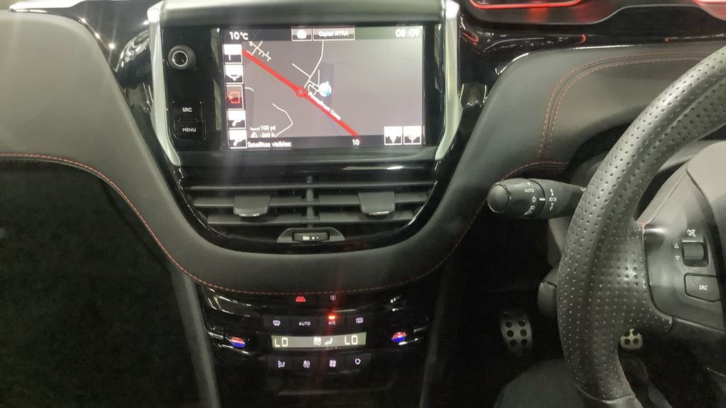 Used Peugeot 208 2017 for sale - 76520498: Photo 10