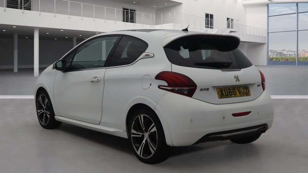 Used Peugeot 208 2017 for sale - 76520498: Photo 4