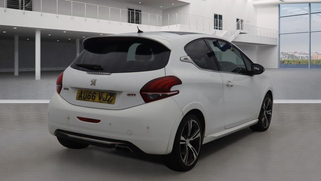 Used Peugeot 208 2017 for sale - 76520498: Photo 5