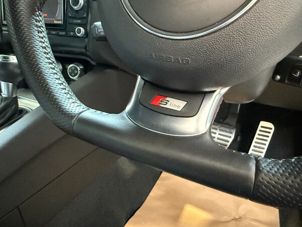 Used Audi TT 2010 for sale - 75294357: Photo 32