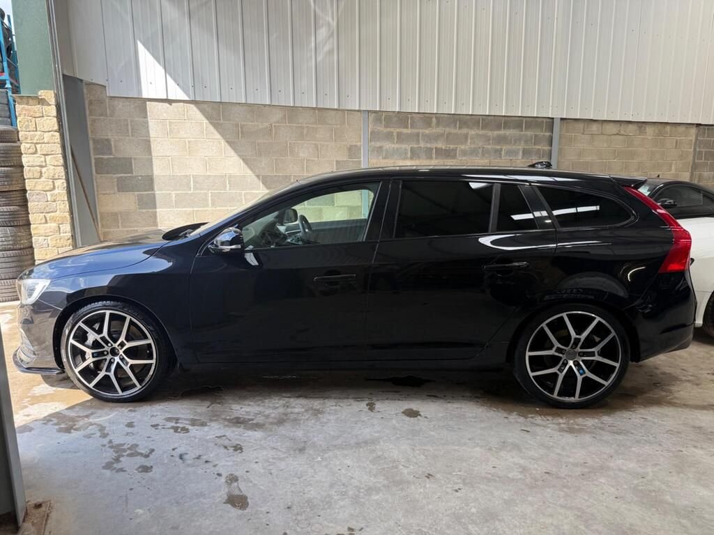 Used Volvo V60 2014 for sale - 76395766: Photo 5