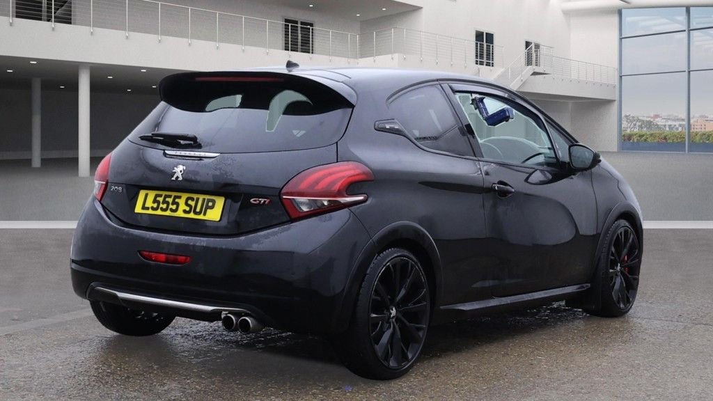 Used Peugeot 208 2016 for sale - 76868102: Photo 5