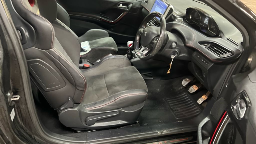 Used Peugeot 208 2016 for sale - 76868102: Photo 8