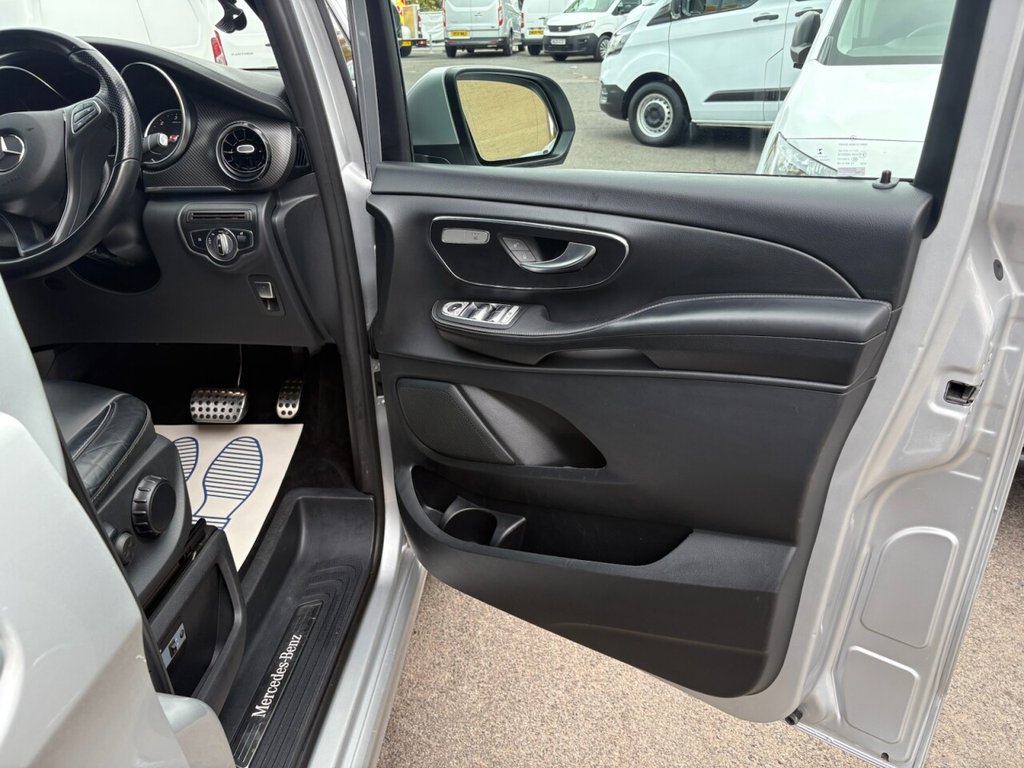 Used Mercedes-Benz V-Class 2023 for sale - 76203458: Photo 32