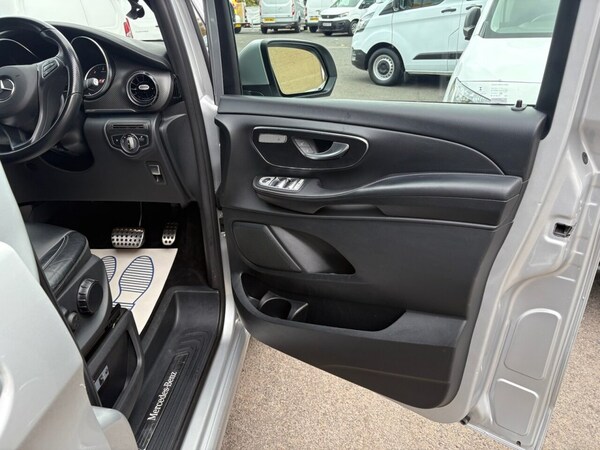 Used Mercedes-Benz V-Class 2023 for sale - 76203458: Photo 35