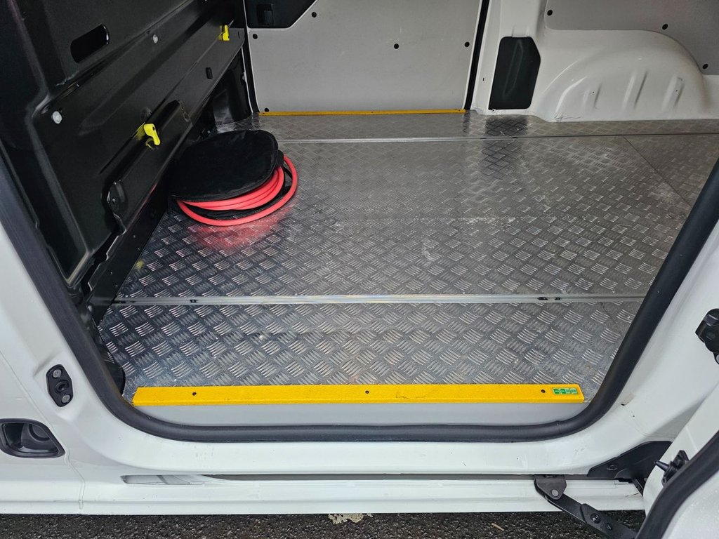 Used Peugeot e-Expert 2021 for sale - 77328224: Photo 37