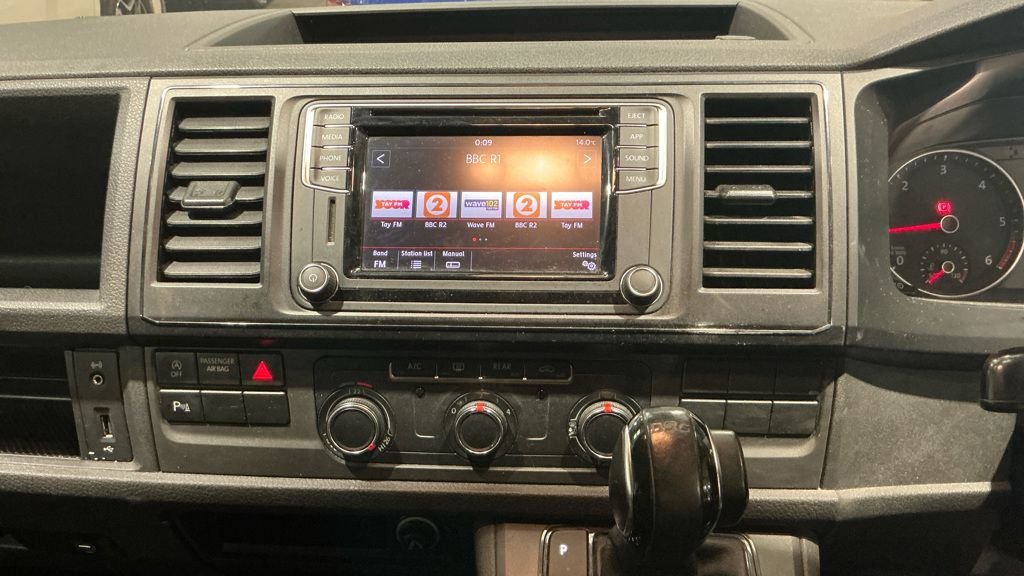 Used Volkswagen Transporter Shuttle 2018 for sale - 76381528: Photo 11