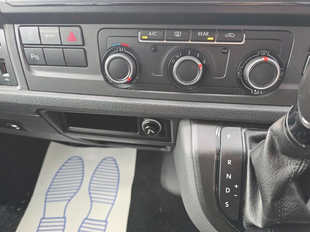 Used Volkswagen Transporter Shuttle 2018 for sale - 76381528: Photo 23