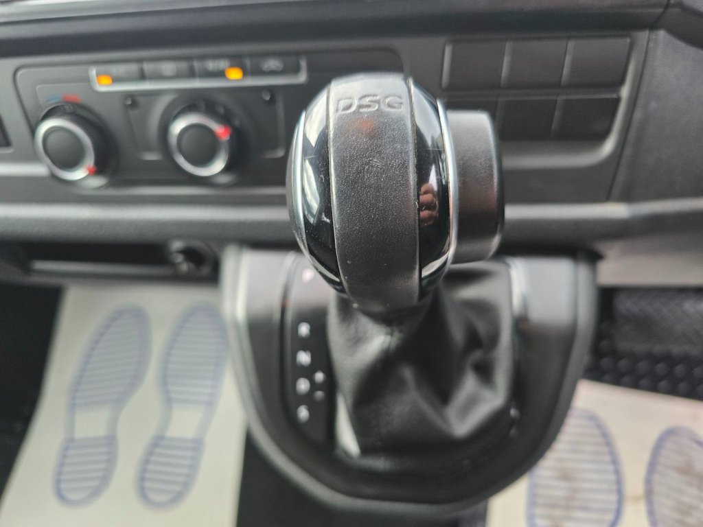 Used Volkswagen Transporter Shuttle 2018 for sale - 76381528: Photo 24