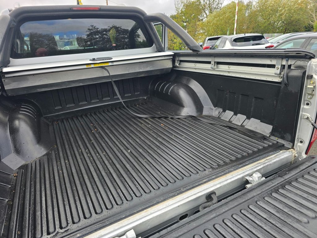 Used Nissan Navara 2018 for sale - 76740001: Photo 43