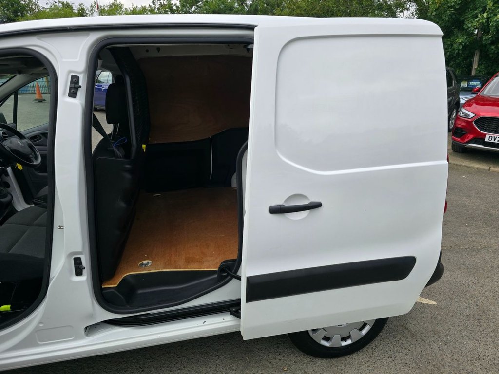 Used Peugeot Partner 2017 for sale - 77200008: Photo 37