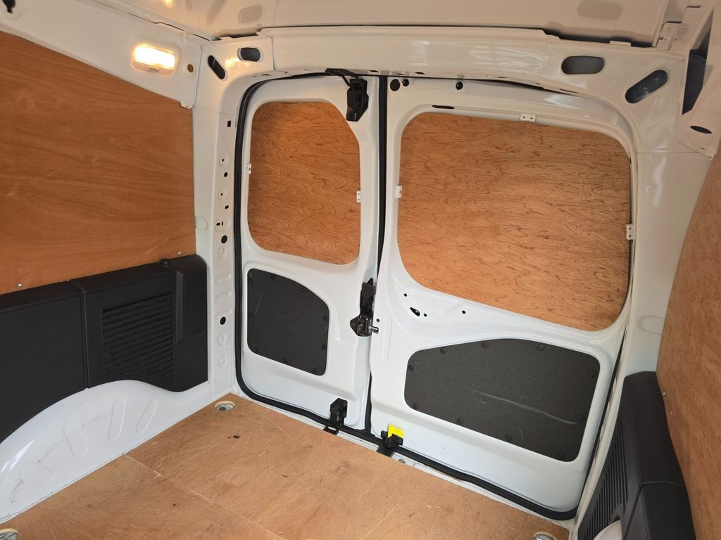 Used Peugeot Partner 2017 for sale - 77200008: Photo 39