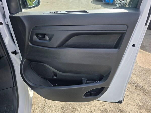 Used Vauxhall Vivaro 2023 for sale - 76038894: Photo 28