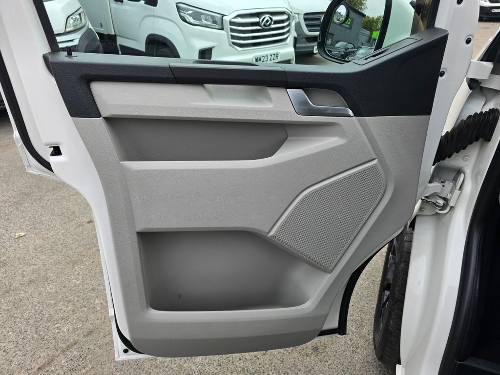 Used Volkswagen Transporter Shuttle 2018 for sale - 77327595: Photo 34