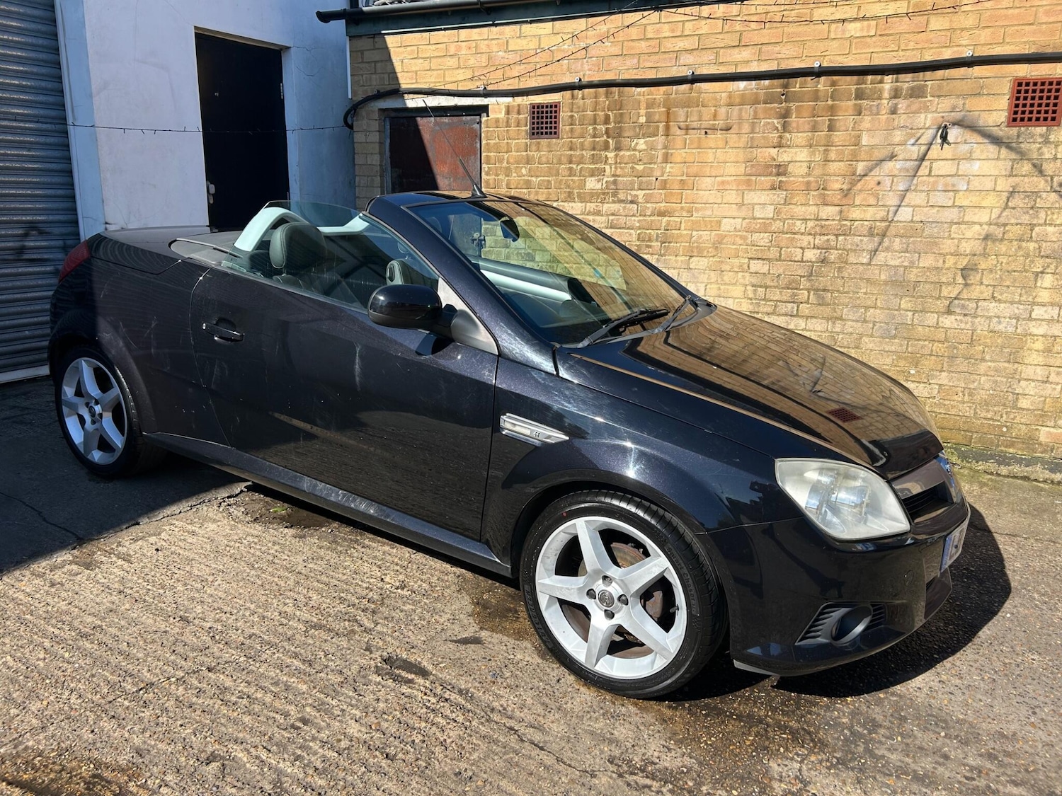 Used Vauxhall Tigra 2008 for sale - 77939775: Photo 7